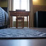 Le 110, Un Grand 2 Etoiles, Pour Faire A Pied * 艾克斯莱班